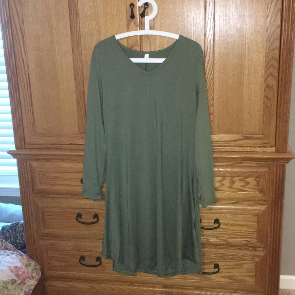 Long Sleeve Green Dress